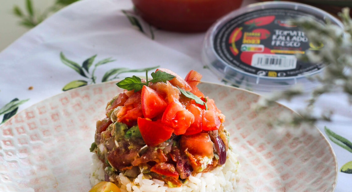 TIMBAL DE ARROZ, AGUACATE, TOMATE 